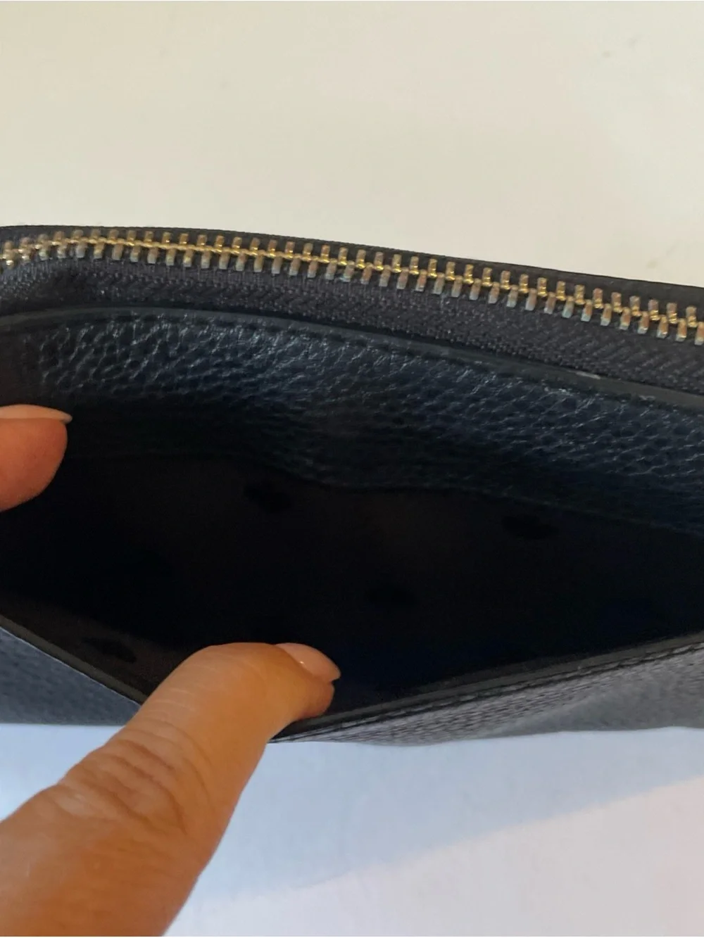 kate spade Black Pebbled Leather Zip Card & Key Holder with Gold Logo